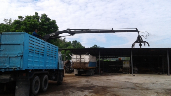 ขายเฮี๊ยบ3ตัน 2ปอก ยาว7เมตร ราคา 160000 สนใจ083-4475799