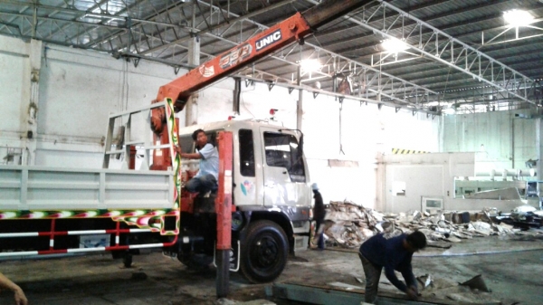 ขายด่วน รถ 6 ล้อ บรรทุกติดเครน HINO FF 195 แรงม้า