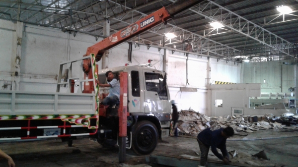 ขายด่วน รถ 6 ล้อ บรรทุกติดเครน HINO FF 195 แรงม้า