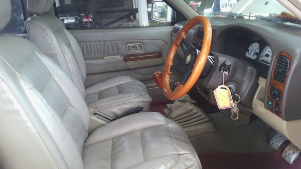 นิสสัน ฟรอนเทียร์ 2.5 เทอร์โบ อินเตอร์ ปี2001 สี่ประตู สวยๆ