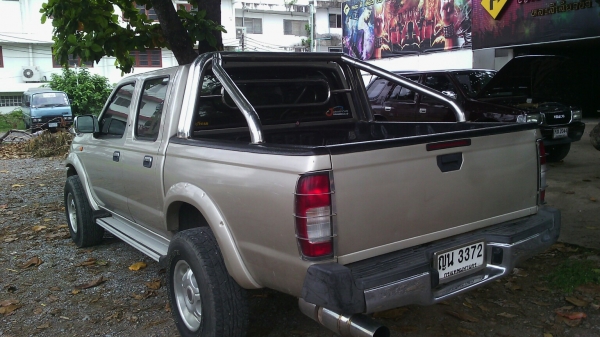 นิสสัน ฟรอนเทียร์ 2.5 เทอร์โบ อินเตอร์ ปี2001 สี่ประตู สวยๆ