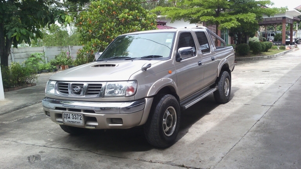 นิสสัน ฟรอนเทียร์ 2.5 เทอร์โบ อินเตอร์ ปี2001 สี่ประตู สวยๆ