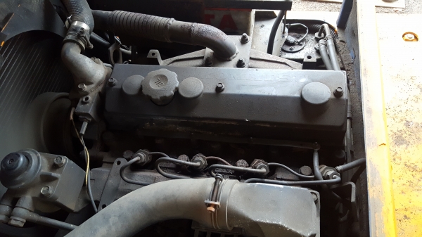 ขายรถ3ตันKOMATSU..เสา4.5เมตรุ่น11ดีเซล