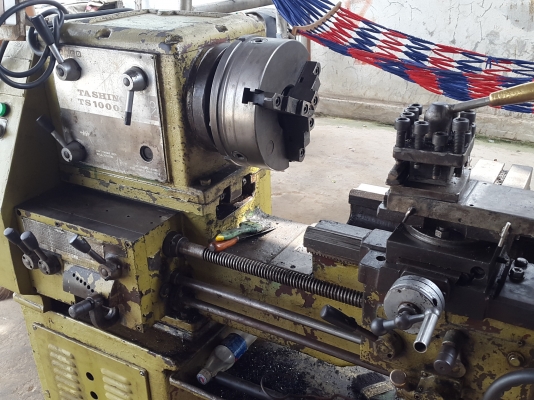 แท่นกลึง ต้าชิง 1000 บี 3 เพลาา เกียร์บล็อก สภาพสวยๆๆ ด่วนๆๆ 70,000
