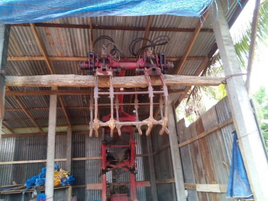 ขายเครื่องคีบอ้อยใส่รถไถแมสซี่ ของกลกิจบูมเดี่ยวปั้มหลัง สวยๆพร้อมใช้งานครับ