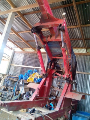 ขายเครื่องคีบอ้อยใส่รถไถแมสซี่ ของกลกิจบูมเดี่ยวปั้มหลัง สวยๆพร้อมใช้งานครับ