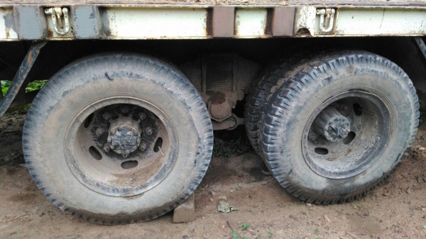 รถฮีโน่ 10 ล้อ ท้ายลาด FM187L / 187 แรงม้า. ปี 33.   สนใจติดต่อ  081 - 6079515