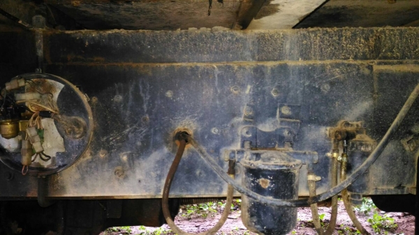 รถฮีโน่ 10 ล้อ ท้ายลาด FM187L / 187 แรงม้า. ปี 33.   สนใจติดต่อ  081 - 6079515