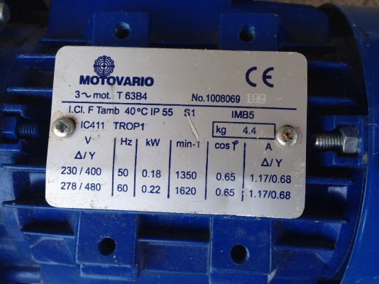 ขายมอเตอร์เกียร์ Motovario made in Italy 1/4HP. 380V อัตราทด 1:90 เพลาออกประมาณ 15รอบต่อนาทีโดยประมาณ ของใหม่เก่าเก็บ พร้อมใช้งานครับ