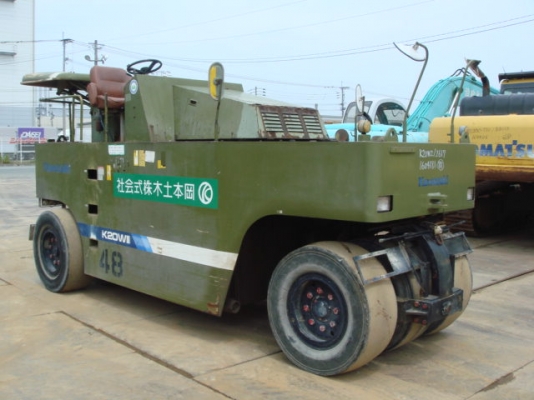 เพิ่งมาถึงใครที่ต้องการรถบด 7 ล้อ KAWASAKI K20W2