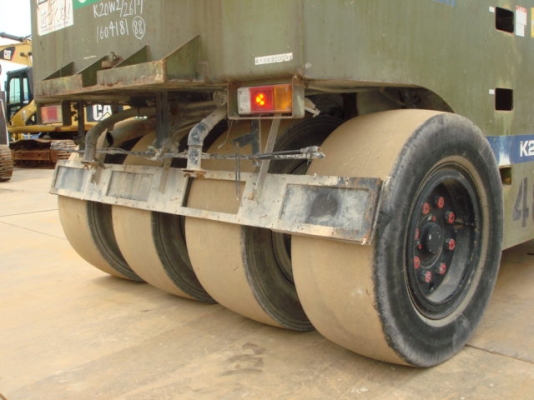 เพิ่งมาถึงใครที่ต้องการรถบด 7 ล้อ KAWASAKI K20W2