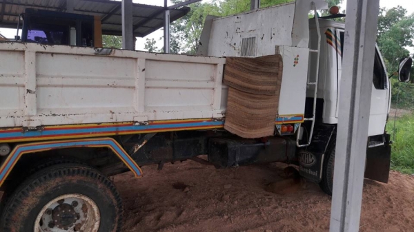 ขายรถ6ล้อ ดั้มMITSUBISHI เครื่อง115แรง 4D34 ช่วงล่างใหญ่ สภาพพร้อมใช้งาน เอกสารพร้อมโอน ราคา330,000 สนใจโทร 090-8588220คุณนะ 093-3258446คุณบิว หรือเข้าดูสินค้าอื่นๆได้ที่ www.narong2truck.com หรือ www.truck.in.th/498 หรือเพจFacebook ณรงค์ ซื้อขายรถมือสอง