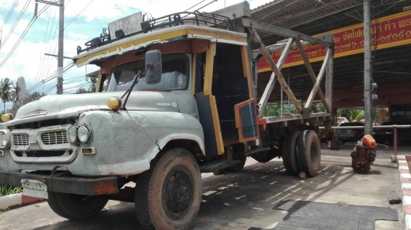 6 ล้อหน้ายาว 125 แรง รถจอหนัง(รถวิน) สภาพดี เล่มพร้อม ภาษีไม่ขาด