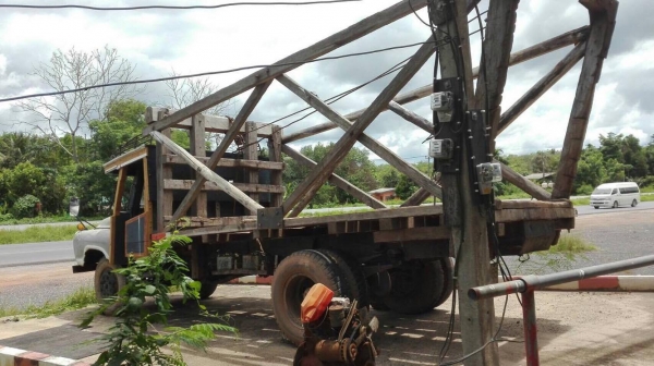 6 ล้อหน้ายาว 125 แรง รถจอหนัง(รถวิน) สภาพดี เล่มพร้อม ภาษีไม่ขาด