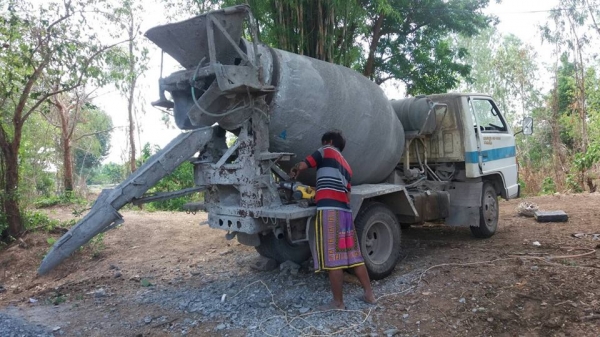 ขายรถโม่ปูน โม่2.5คิว โม่ตรง เครื่อง110แรง รถสวยสภาพดี พร้อมใช้งาน เอกสารถูกต้อง เล่มทะเบียนพร้อมโอน ราคา400,000 สนใจโทร 090-8588220คุณนะ 093-3258446คุณบิว หรือเข้าดูสินค้าอื่นๆได้ที่ www.narong2truck.com หรือ www.truck.in.th/498 หรือเพจFacebook ณรงค์ ซื้