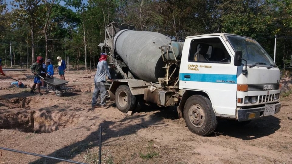 ขายรถโม่ปูน โม่2.5คิว โม่ตรง เครื่อง110แรง รถสวยสภาพดี พร้อมใช้งาน เอกสารถูกต้อง เล่มทะเบียนพร้อมโอน ราคา400,000 สนใจโทร 090-8588220คุณนะ 093-3258446คุณบิว หรือเข้าดูสินค้าอื่นๆได้ที่ www.narong2truck.com หรือ www.truck.in.th/498 หรือเพจFacebook ณรงค์ ซื้