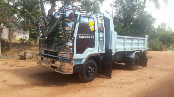 ายรถ6ล้อ ดั้มร็อกกี้ 195แรง พ.พาวเวอร์ เบรกจิฟฟี่ ภายในสวย แอร์เย็น เอกสารถูกต้อง เล่มทะเบียนพร้อมโอน ราคา695,000 สนใจโทร 090-8588220คุณนะ 093-3258446คุณบิว หรือเข้าดูสินค้าอื่นๆได้ที่ www.narong2truck.com หรือ www.truck.in.th/498 หรือเพจFacebook ณรงค์ ซื