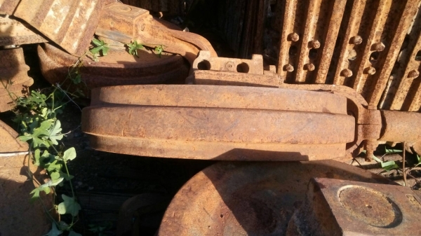 ขายล้อนำรถแทรกเตอร์ พร้อมขายึดล้อนำสภาพสวยเก่าเก็บ ของเก่าญี่ปุ่น  D-5 ขายไม่แพงครับ พร้อมเช็คเปลี่ยนซิลให้พร้อมใช้