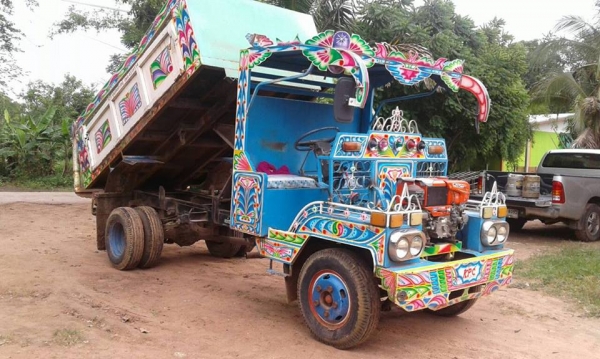 ขายรถอีแต๋น 6ล้อดั้ม บรรทุกการเกษตร เครื่องRT140 ช่วงล่างใหญ่ เอกสารถูกต้อง เล่มทะเบียนพร้อมโอน สนใจโทร 090-8588220คุณนะ 093-3258446คุณบิว หรือเข้าดูสินค้าอื่นๆได้ที่ www.narong2truck.com หรือ www.truck.in.th/498 หรือเพจFacebook ณรงค์ ซื้อขายรถมือสอง (เว็