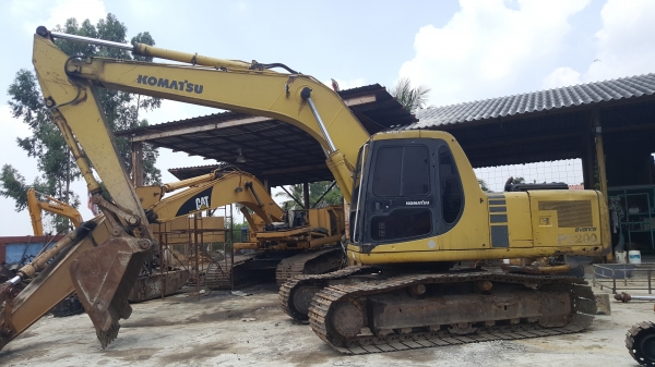 ขายครับ PC200-6 สภาพพร้อมลุยครับ ไฟฟ้าครบ โซ่ดี ช่วงล่างดี สนใจติดต่อ0851562314/0813712233  Id Boy0851562314