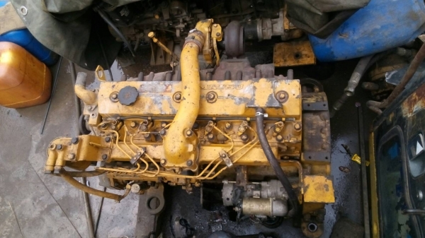 ขายเครื่องรถแมคโค PC-200-5  6-D 95-L และเครื่องPC-120-5  4-D 95   สภาพสวยรับประกันเสื้อสูบ ไม่มีรอยเย็บ