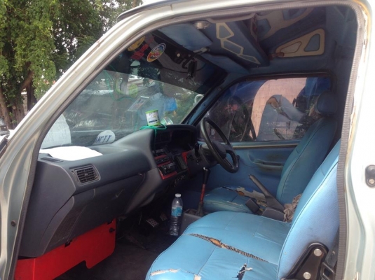 ขายรถตู้หลังคาสูง เครื่อง3000 ปี45 แต่งVIP รถสวยสภาพดีมาก เอกสารถูกต้อง เล่มทะเบียนพร้อมโอน ราคา240,000 สนใจโทร 090-8588220คุณนะ 093-3258446คุณบิว หรือเข้าดูสินค้าอื่นๆได้ที่ www.narong2truck.com หรือ www.truck.in.th/498 หรือเพจFacebook ณรงค์ ซื้อขายรถมือ