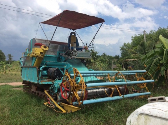 ขายรถเกี่ยวข้าว เครื่อง EH700 เทอร์โบ 350000