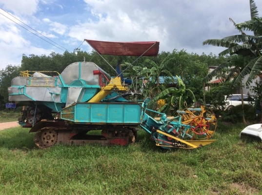 ขายรถเกี่ยวข้าว เครื่อง EH700 เทอร์โบ 350000