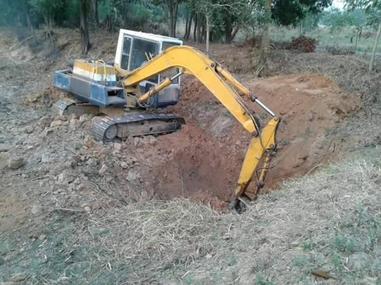 ขายรถขุด แบคโค PC60-5 เครื่องเดิม ปั้มเดิม ช่วงล่างดี เอวแน่น ทำงานเร็ว ไม่โหลด เอกสารใบซื้อขาย ราคา350,000 สนใจโทร 090-8588220คุณนะ 093-3258446คุณบิว หรือเข้าดูสินค้าอื่นๆได้ที่ www.narong2truck.com หรือ www.truck.in.th/498 หรือเพจFacebook ณรงค์ ซื้อขายร