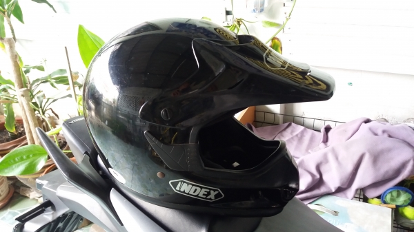 ขายหมวกวิบากสวยๆซักใบครับ