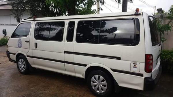 ขายรถที่บ้านด่วนสวยพร้อมใช้ช่วงยาวเครื่อง2.8 เครื่องช่วงล่างดี๊ดี