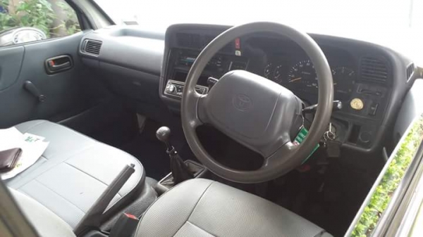 ขายรถที่บ้านด่วนสวยพร้อมใช้ช่วงยาวเครื่อง2.8 เครื่องช่วงล่างดี๊ดี