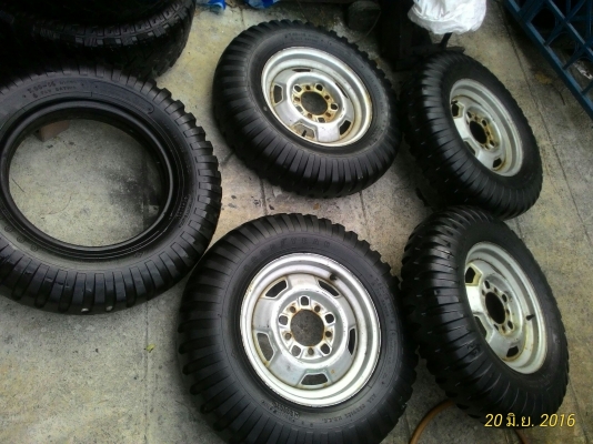ยางจิ๊ปgoodyear หน้ามน 700-16 หายยาก ใส่กะทะจิ๊ปญี่ปุ่นพร้อมยางในใหม่ 4วง แถมยางอหลั่ย1เส้น