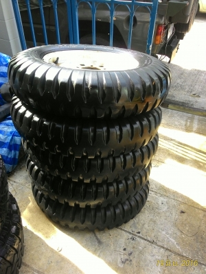 ยางจิ๊ปgoodyear หน้ามน 700-16 หายยาก ใส่กะทะจิ๊ปญี่ปุ่นพร้อมยางในใหม่ 4วง แถมยางอหลั่ย1เส้น