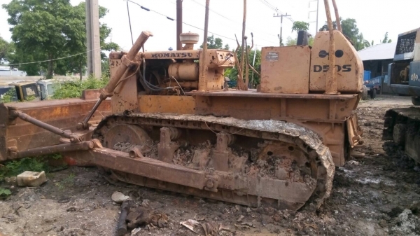 ขายรถแทรกเตอร์ โคมัสสุ  D-50-A ขายไม่แพง เอกสารชื้อขาย