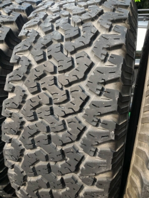 ขายยาง BF 265 x 70 x 16 พร้อมล้อลาย Bradley