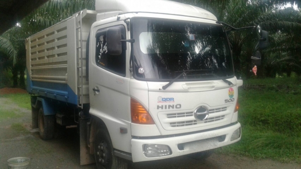 รถฮีโน่ 6 ล้อดั้ม FC9J  175 แรงม้า. ปี 54. , ( รถวิ่ง 87,xxx กม. )      สนใจติดต่อ  081 - 6079515