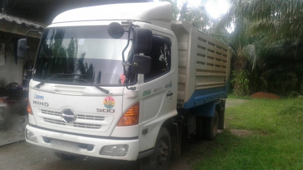 รถฮีโน่ 6 ล้อดั้ม FC9J  175 แรงม้า. ปี 54. , ( รถวิ่ง 87,xxx กม. )      สนใจติดต่อ  081 - 6079515
