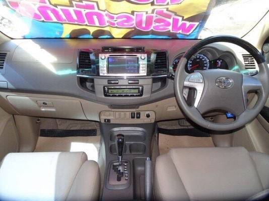 TOYOTA FORTUNER 3.0V 2WD เกียร์AT ปี2011 โทร 062-991-6649 ดาวออโต้เบสท์