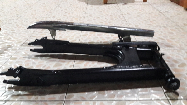 ขายสวิงอาร์ม คลับแมน250 พร้อมบังโซ่กับแกนสวิงอาร์ม สภาพสวย ขายสวิงอาร์ม คลับแมน250 พร้อมบังโซ่กับแกนสวิงอาร์ม สภาพสวย