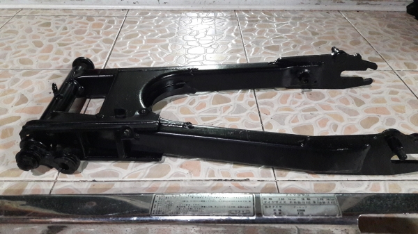 ขายสวิงอาร์ม คลับแมน250 พร้อมบังโซ่กับแกนสวิงอาร์ม สภาพสวย ขายสวิงอาร์ม คลับแมน250 พร้อมบังโซ่กับแกนสวิงอาร์ม สภาพสวย