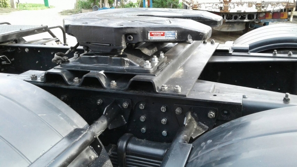 ขายรถสิบล้อเมก้าหัวลาก 320 แรงม้า