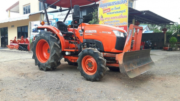 ปัญญาแทรคเตอร์..จัดมาให้ครับ ด่วน!!!คูโบต้า L3608 พร้อมใบมีดคานล่าง พร้อมผาน6 ตราช้าง22&times;6รถไร่สีเดิมๆ