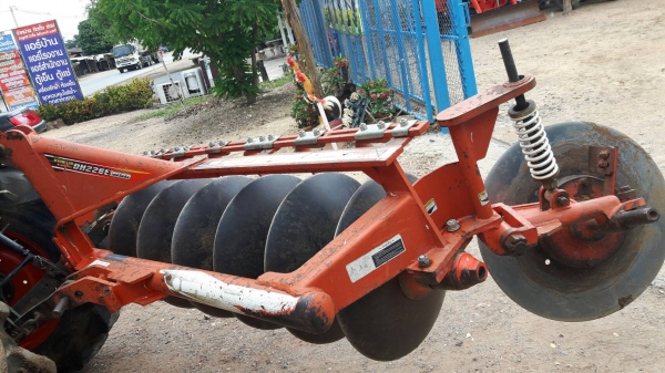 ปัญญาแทรคเตอร์..จัดมาให้ครับ ด่วน!!!คูโบต้า L3608 พร้อมใบมีดคานล่าง พร้อมผาน6 ตราช้าง22&times;6รถไร่สีเดิมๆ