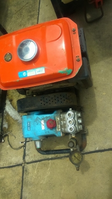 เครื่องอัดฉีด เก่าญี่ปุ่น  0835662999Lineid:hs4trp ราคา16,000บาท