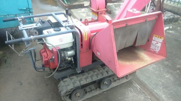 ขายเครื่องย่อยกิ่งไม้มือสอง โคมัสสุเดินได้เครื่อง HONDA ไดร์สตรา์ท