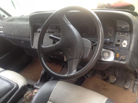 ขายรถตู้หัวจรวดโตโยต้าปี38ทะเบียนพร้อมโอน