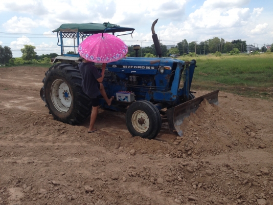 ขายรถไถFORD -5500  (ราคา 225,000บาท) มีภาพวีดีโอ รถสภาพ พร้อมใช้งาน อุปกรณ์ครบพร้อม มีใบมีดดันหน้า ผาน7สภาพดีเครื่องแรงดี ระบบไฮดรอลิกส์ดี คูณ ชัยยา โทร 081-9972972 089-8451778