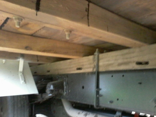 รถ 6 ล้อล่องแมกก้าปี 49 เครื่อง150 แรง ไมล์ 110000 เอกสารพร้อมโอน  820,000