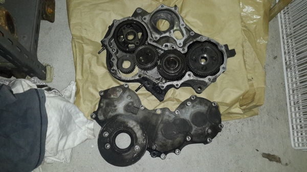 ชุดเฟืองหน้าเครื่อง 4jh1 พร้อมฝาครบชุด